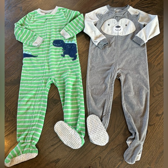 4T Carter’s Fleece Footie Pajamas - Picture 1 of 6